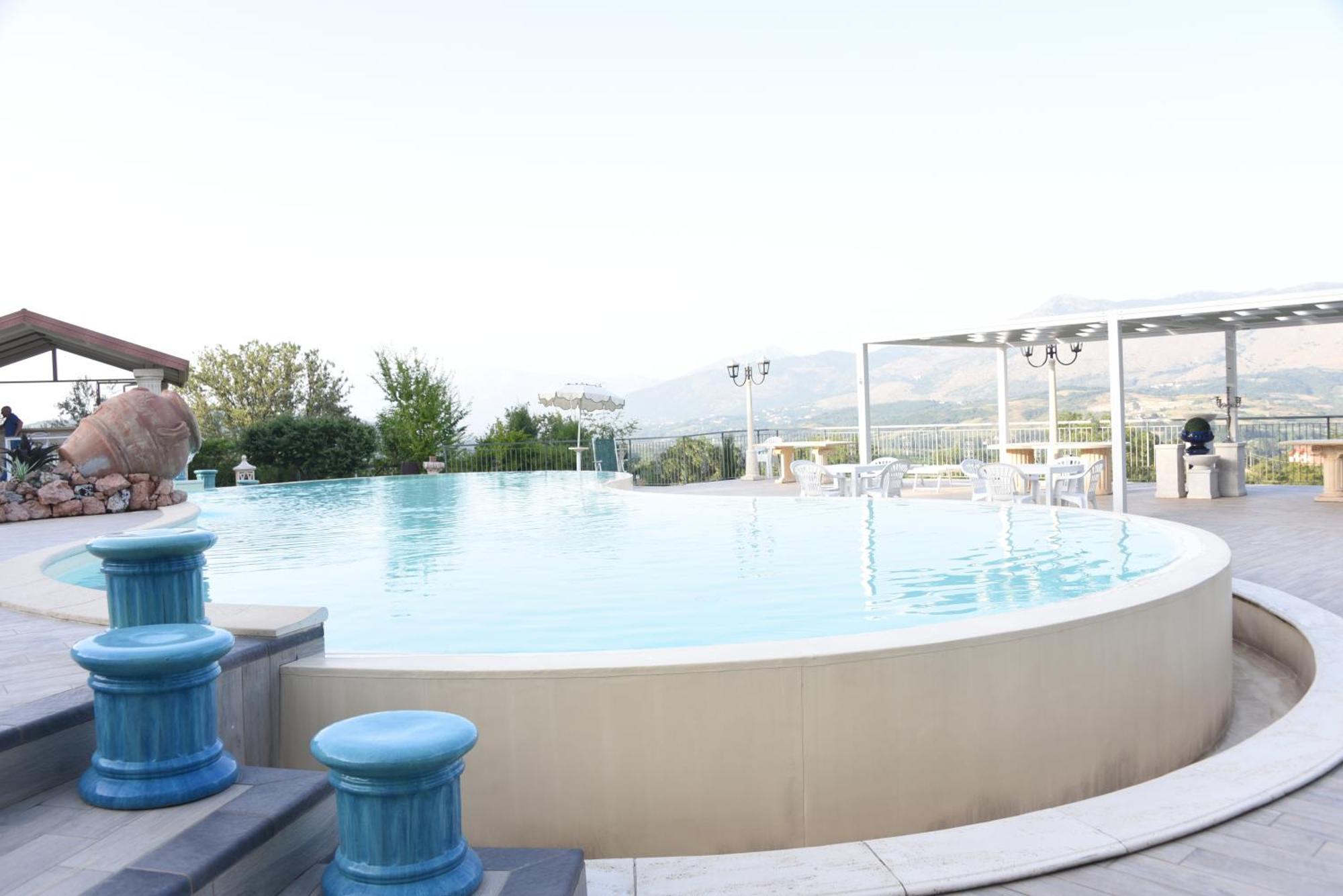 Bosco D'Olmi Country House Sant'Andrea del Garigliano エクステリア 写真