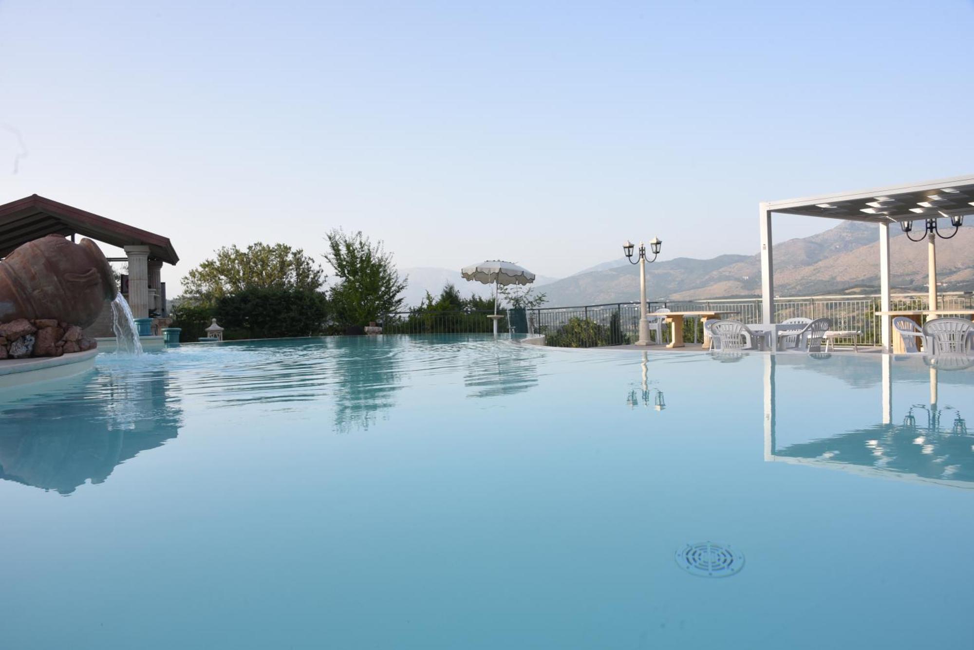 Bosco D'Olmi Country House Sant'Andrea del Garigliano エクステリア 写真