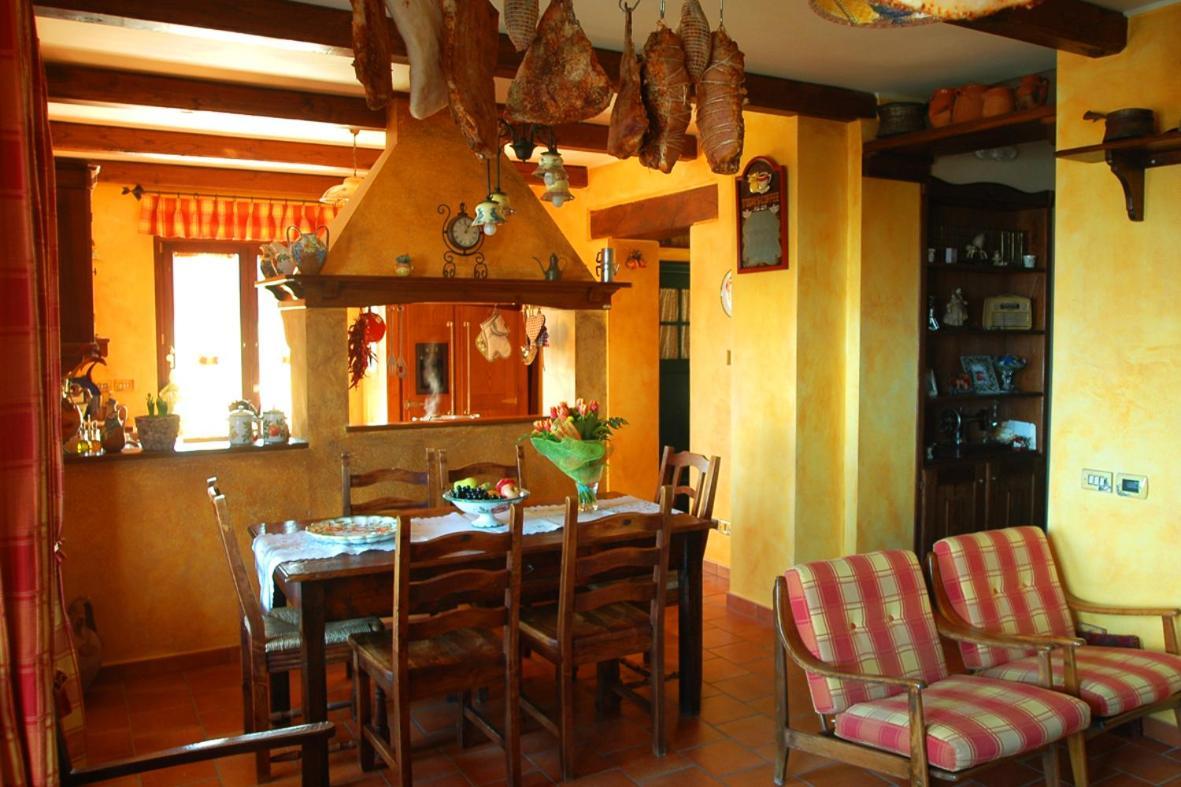 Bosco D'Olmi Country House Sant'Andrea del Garigliano エクステリア 写真