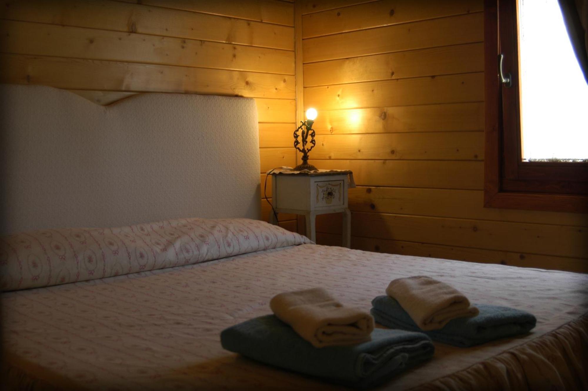 Bosco D'Olmi Country House Sant'Andrea del Garigliano エクステリア 写真