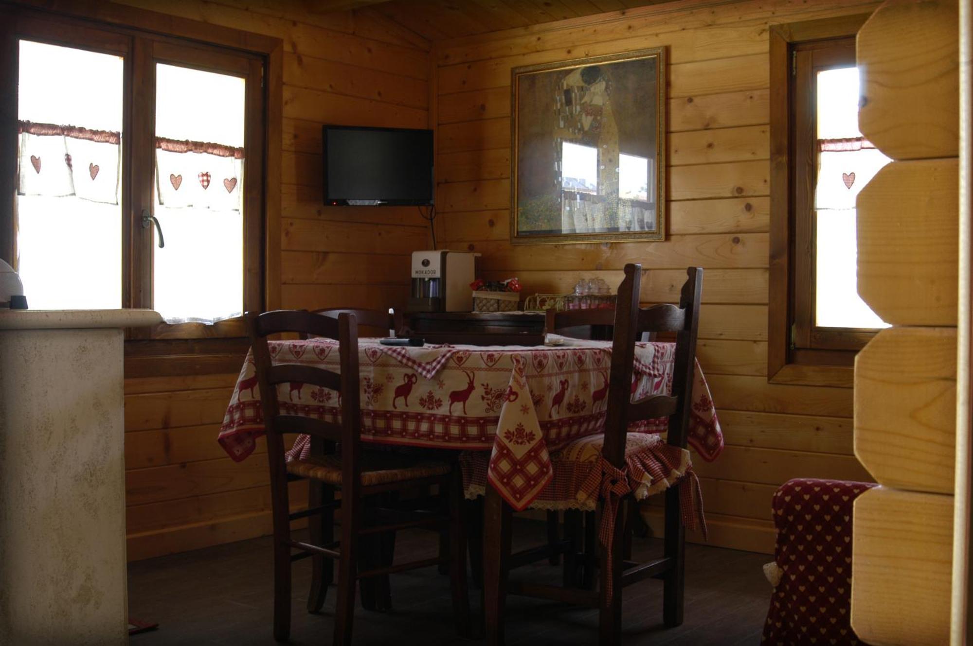 Bosco D'Olmi Country House Sant'Andrea del Garigliano エクステリア 写真
