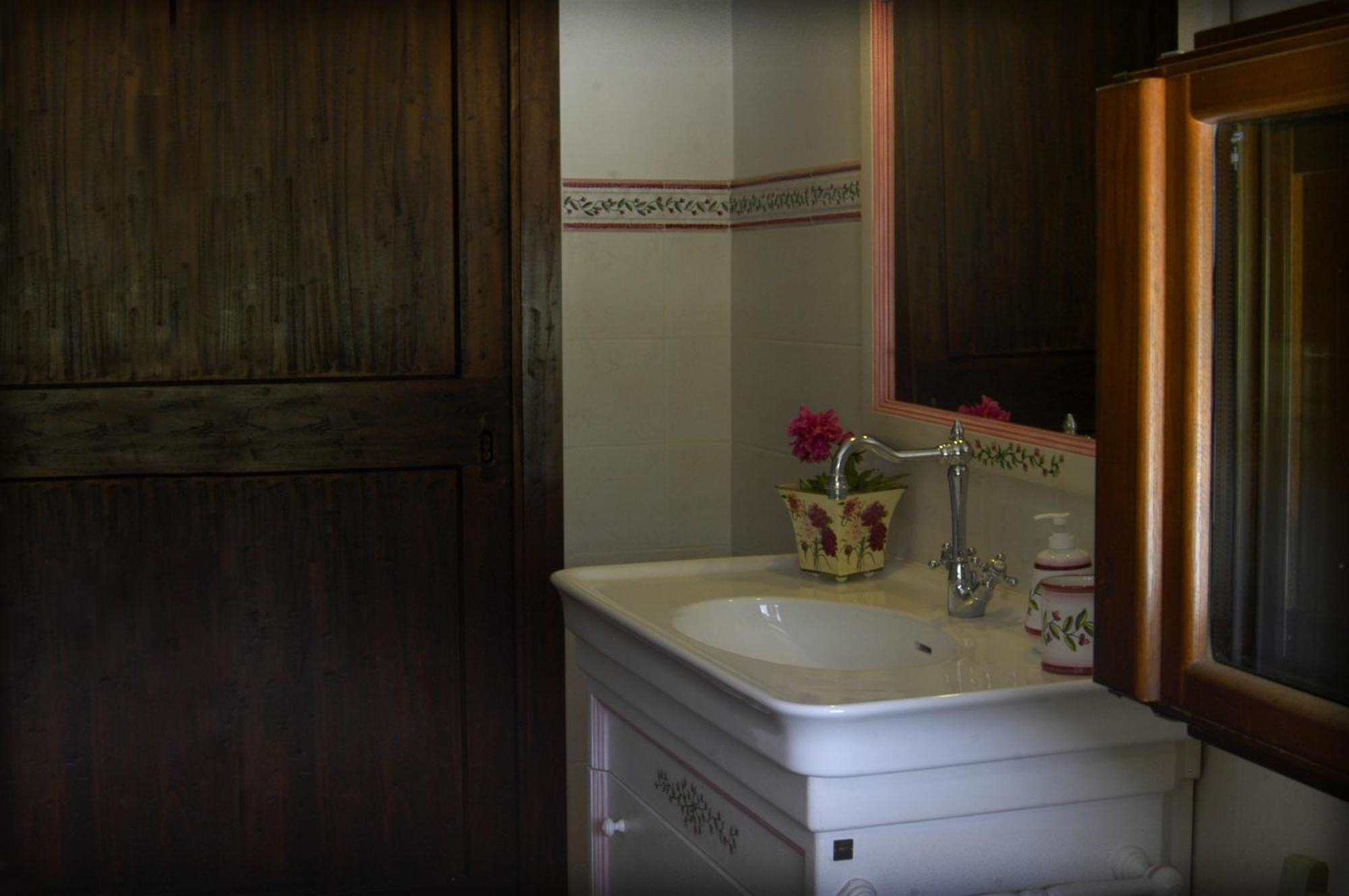 Bosco D'Olmi Country House Sant'Andrea del Garigliano エクステリア 写真