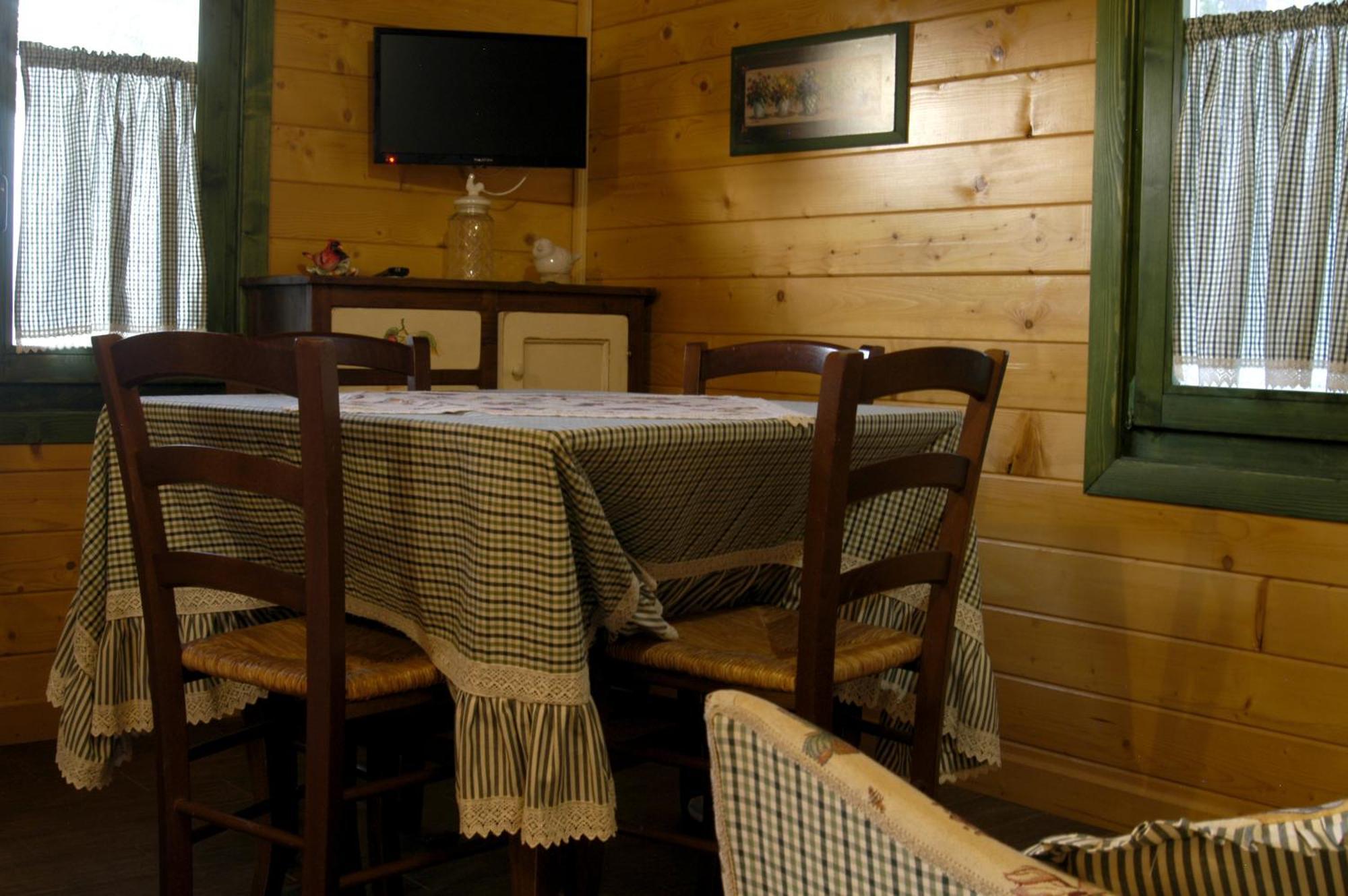 Bosco D'Olmi Country House Sant'Andrea del Garigliano エクステリア 写真